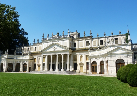Cities of art and Venetian villas.